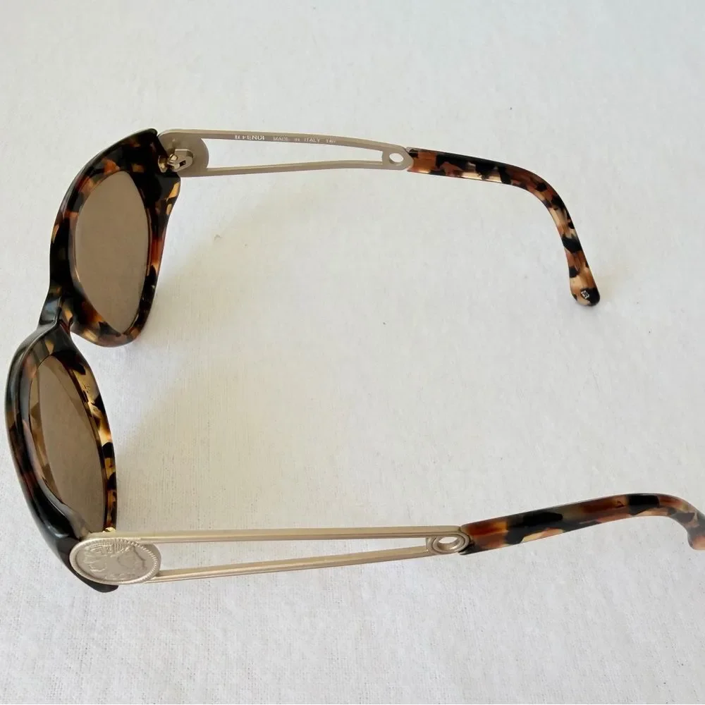 Vintage FENDI FS 143 Tortoise Shell Oval Sunglasses - Made in Italy